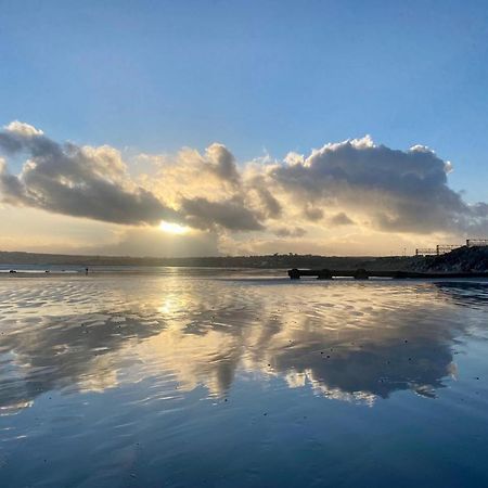 2 Bedroom Cottage Sleeps 4, With Pool Use, Sennen Eksteriør bilde
