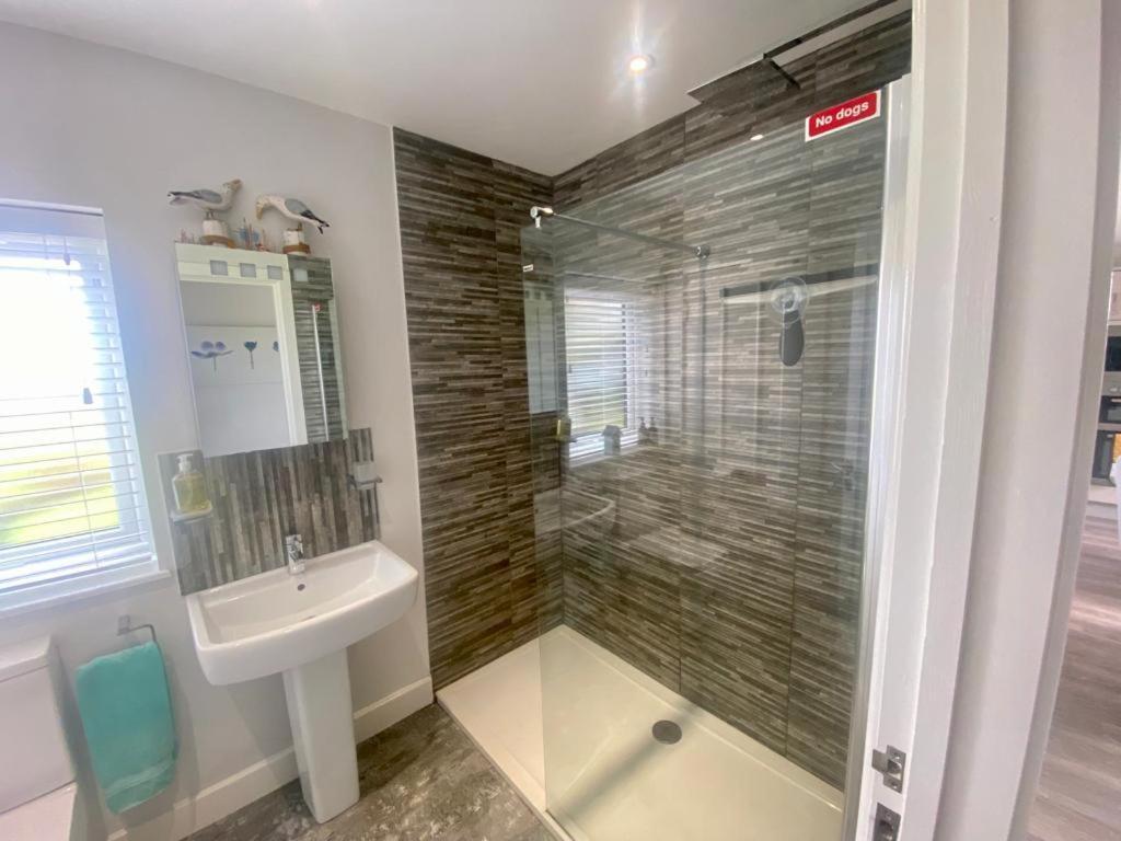 2 Bedroom Cottage Sleeps 4, With Pool Use, Sennen Eksteriør bilde