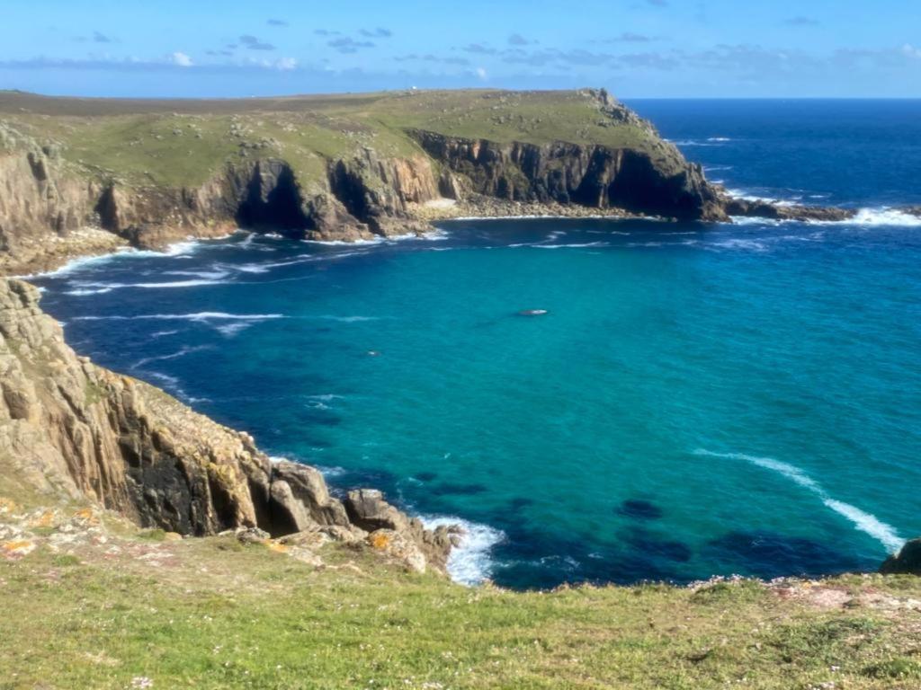 2 Bedroom Cottage Sleeps 4, With Pool Use, Sennen Eksteriør bilde