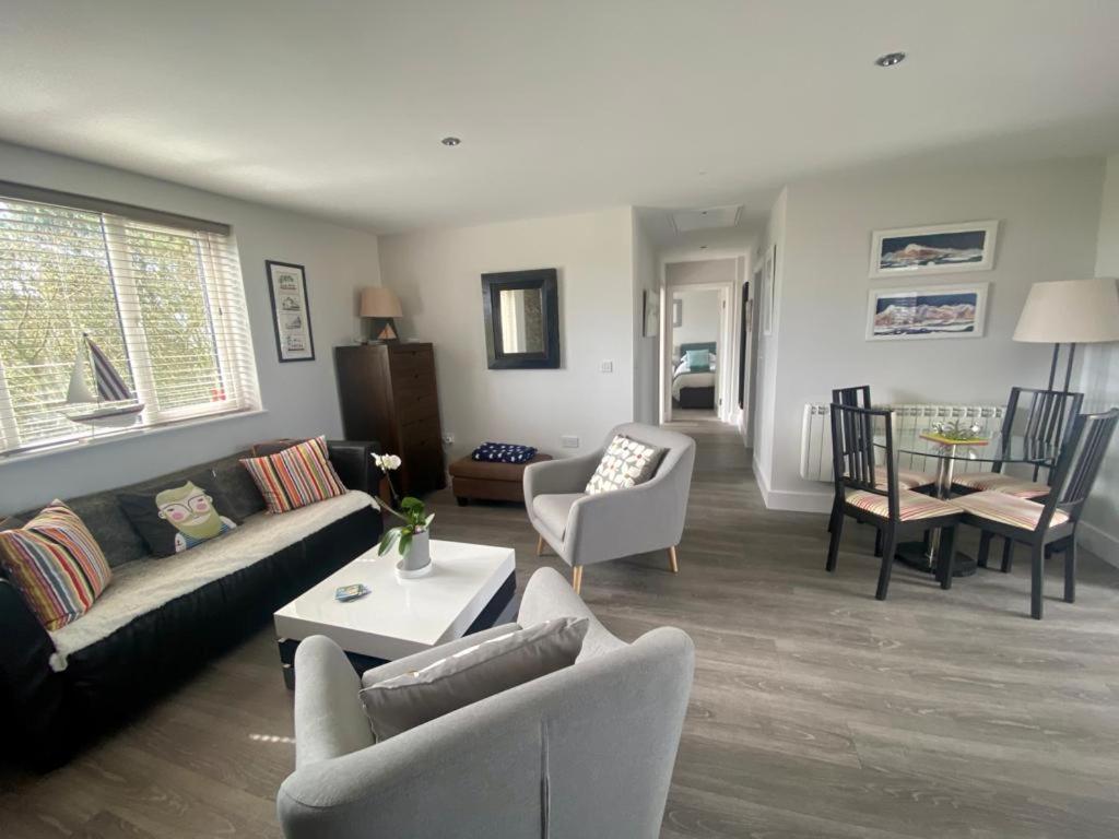2 Bedroom Cottage Sleeps 4, With Pool Use, Sennen Eksteriør bilde