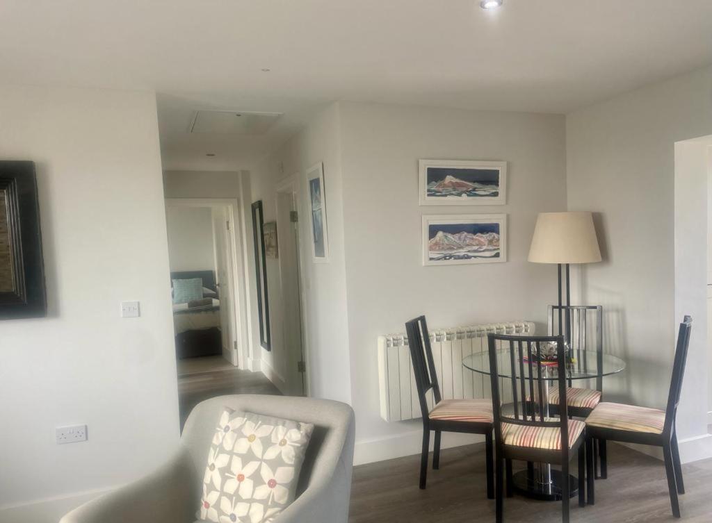 2 Bedroom Cottage Sleeps 4, With Pool Use, Sennen Eksteriør bilde